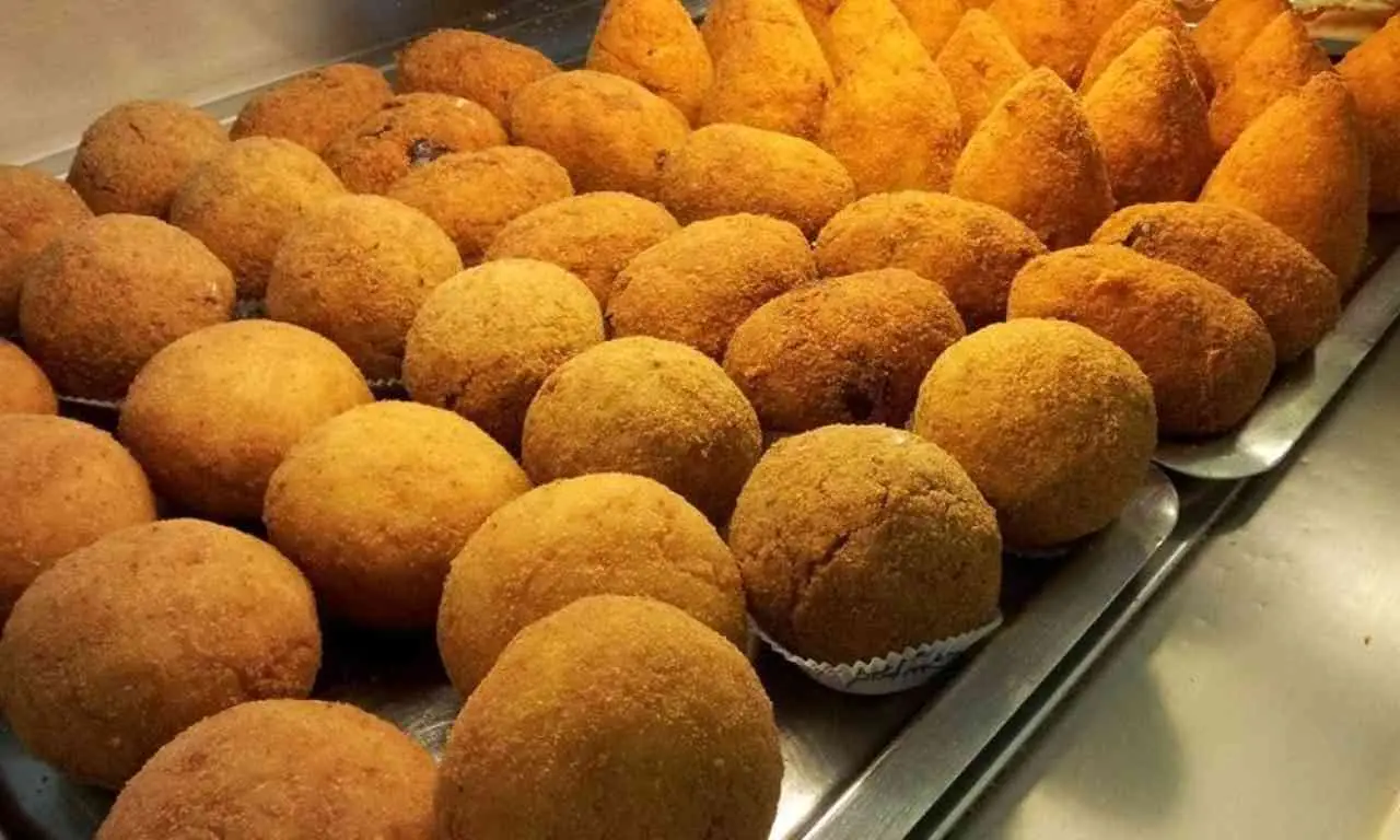 Cosa succede a chi mangia un’arancina al giorno? Pazzesco, ecco le conseguenze
