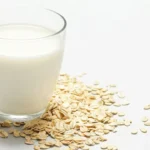 Bere latte d’avena al mattino fa bene? La risposta del nutrizionista