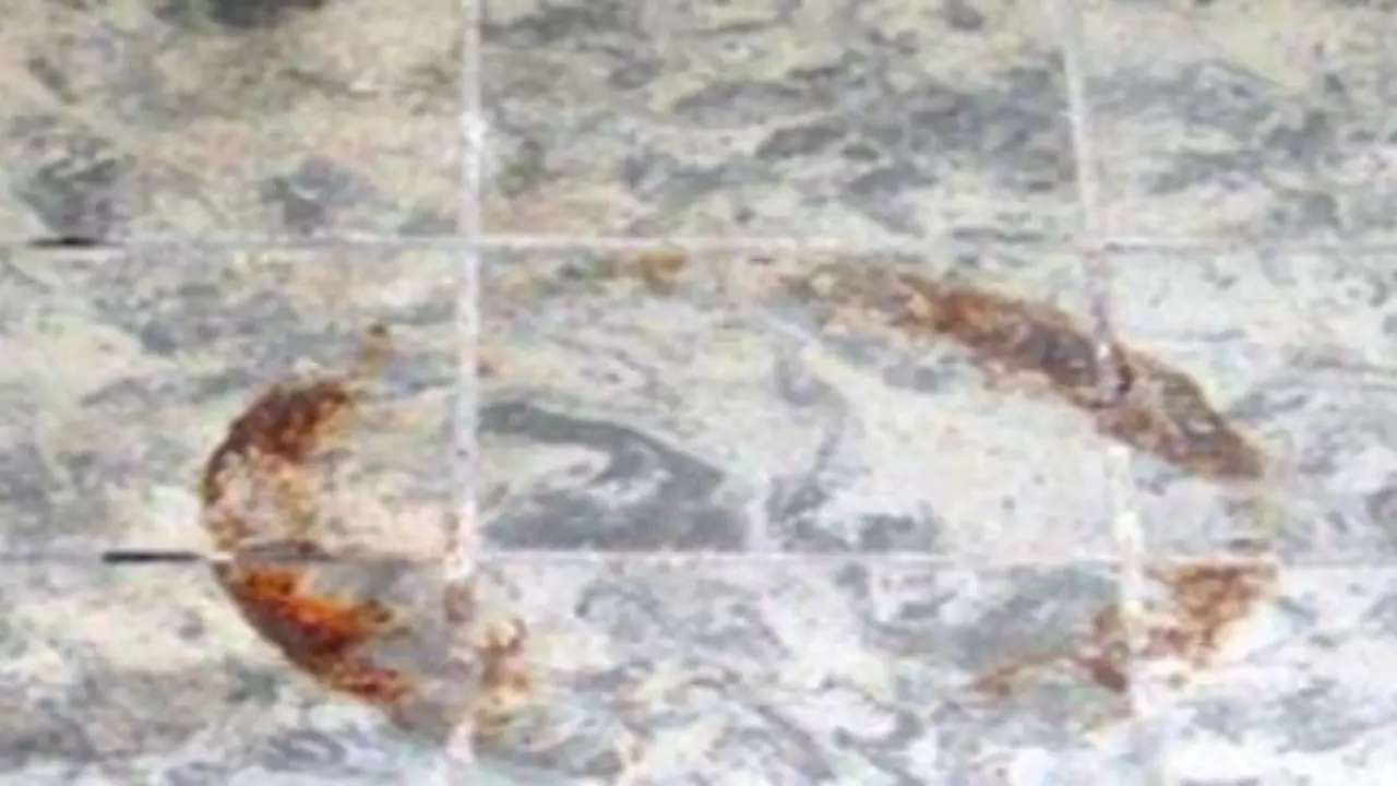 Come togliere le macchie dai pavimenti in gres? Il prodotto che funziona davvero